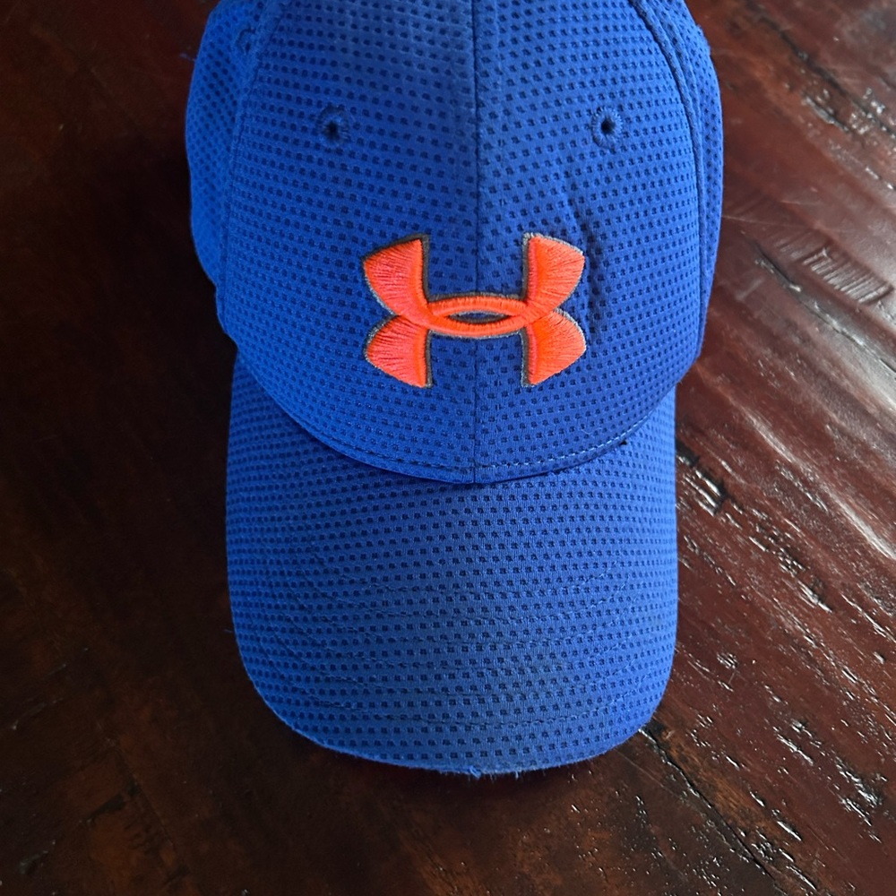 Under Armour youth s/m Blue and Black Cap